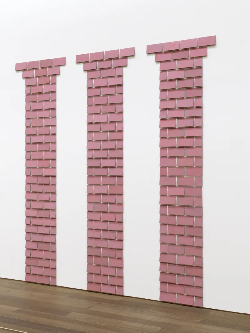 Thomas Schütte Rosa Kacheln mudam collection