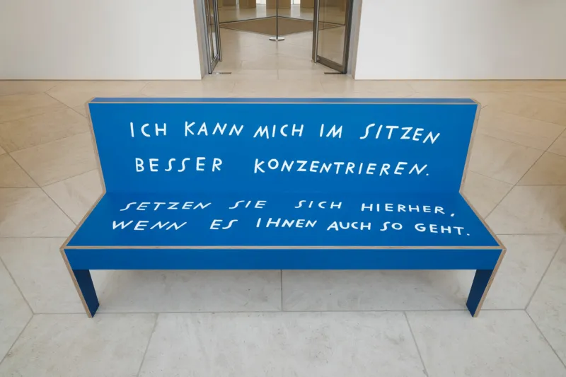 Finnegan Shannon, ‘Do you want us here or not (Mudam)’, 2023. Contreplaqué 90 x 186 x 70 cm. Collection Mudam Luxembourg. Acquisition 2023. Vue de l’exposition ‘A Model’, Mudam Luxembourg, 09.02 – 08.09.2024 © Photo : Mareike Tocha | Mudam Luxembourg