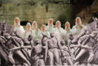 Chto Delat?, "Partisan Songspiel. A Belgrade Story", 2009. Vidéo couleur son, Musique : Mikhail Krutik. 29 min 27 sec. Collection Mudam Luxembourg. Donation 2009 – KBL European Private Bankers © Chto Delat?