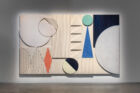 Martine Feipel & Jean Bechameil, "Electric Eclipse", 2017. Résine acrylique, époxy, 2 moteurs robotiques coordonnés, son, rideau. 220 x 367 x 20 cm. Collection Mudam Luxembourg – Musée d’Art Moderne Grand-Duc Jean. Acquisition 2022 © Photo : Martin Arygroglo/LVAN