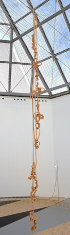 Leonor Antunes, "discrepancies with M.S. #7", 2020. Collection Mudam Luxembourg. Donation 2021 – Amis des musées d’art et d’histoire, Luxembourg. Vue de l’exposition "Leonor Antunes. Joints Voids And Gaps", Mudam Luxembourg 10.10.2020 – 14.11.2021 © Photo : Rémi Villaggi / Mudam Luxembourg
