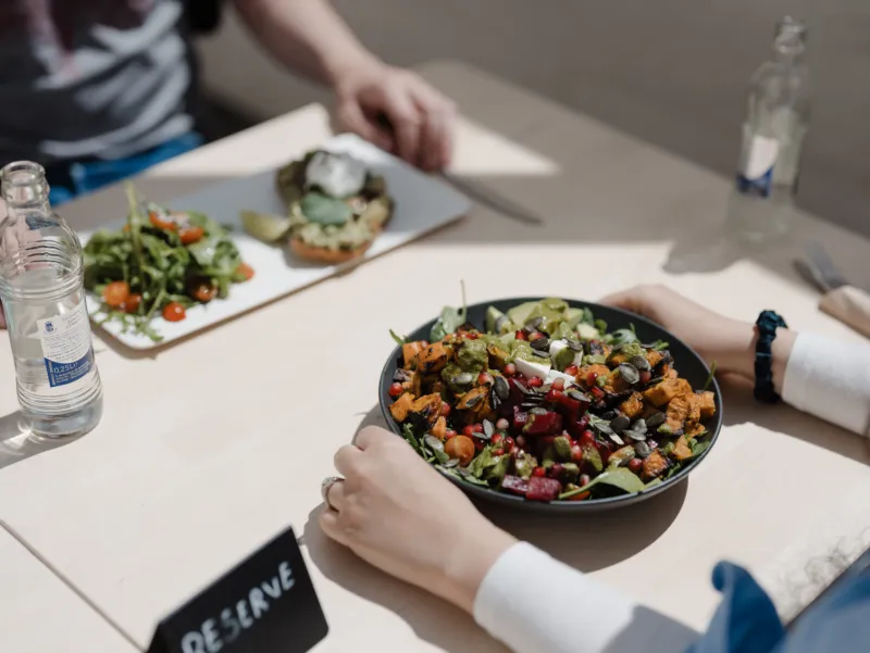 Presentation of food served at Chiche! at Mudam Café. Photo: Marion Dessard © Mudam Luxembourg