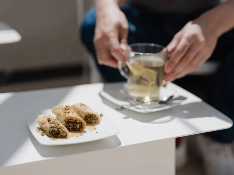 Presentation of food served at Chiche! at Mudam Café. Photo: Marion Dessard © Mudam Luxembourg