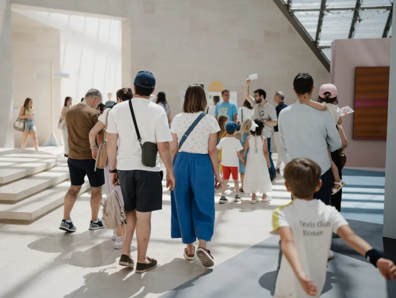 Families on a guided tour at Mudam.