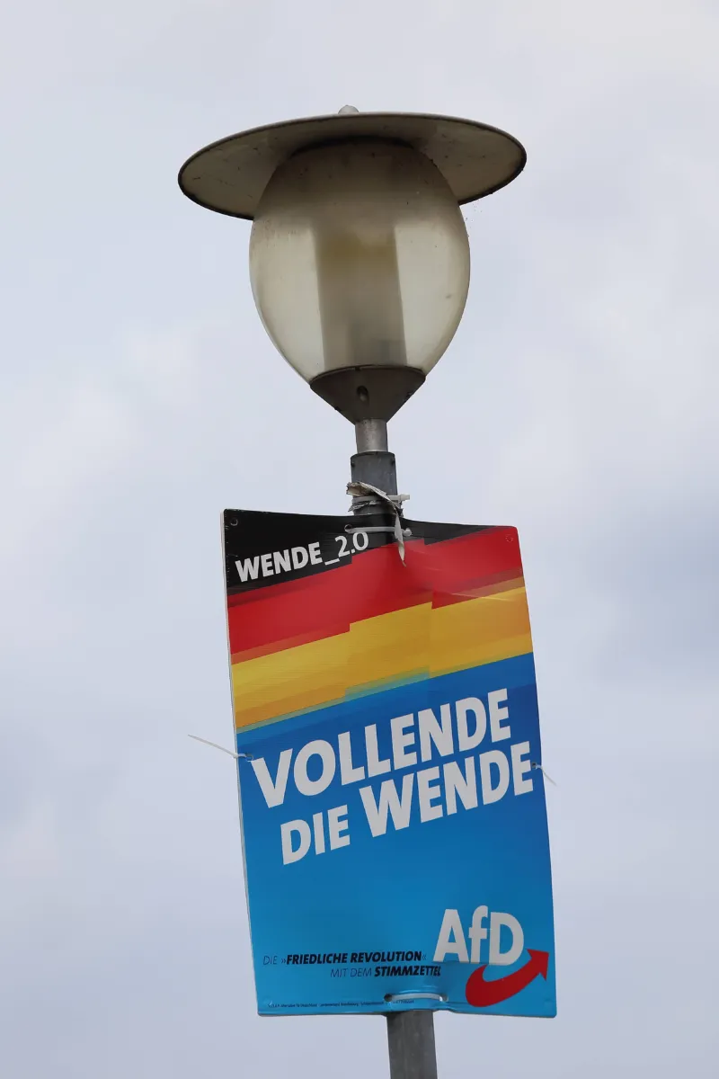 Wahlplakat der AfD (mit der Aufschrift Vollende die Wende) f die Landtagswahl in Brandenburg, Potsdam, 6. August 2019. Die Wahl findet am 1. September statt. Wahlplakate Landtagswahl Brandenburg 2019 *** Election poster of the AfD with the inscription Vollende die Wende for the state election in Brandenburg, Potsdam, 6 August 2019 The election will take place on 1 September election posters state election Brandenburg 2019