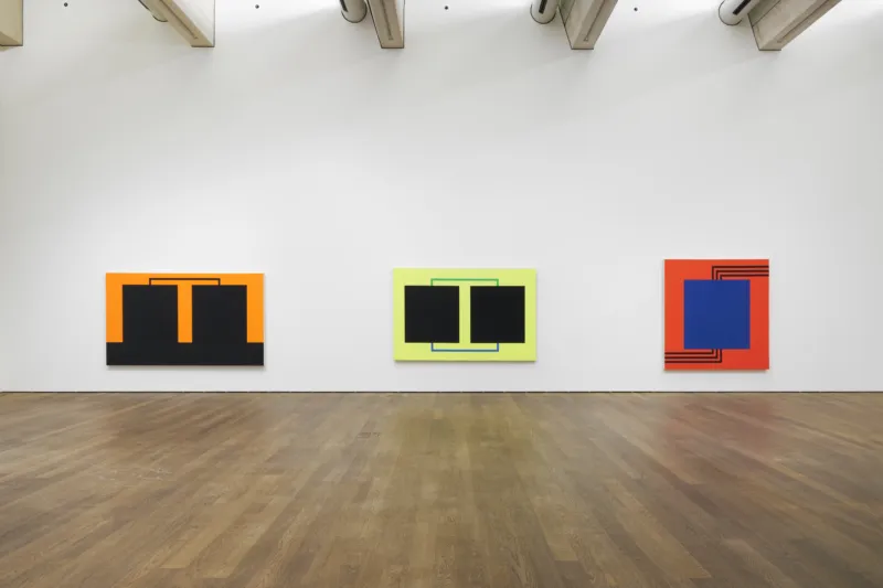 Vue de l'exposition "Peter Halley. Conduits: Paintings from the 1980s", Mudam Luxembourg 31.03 – 15.10.2023 © Photo : Mareike Tocha | Mudam Luxembourg