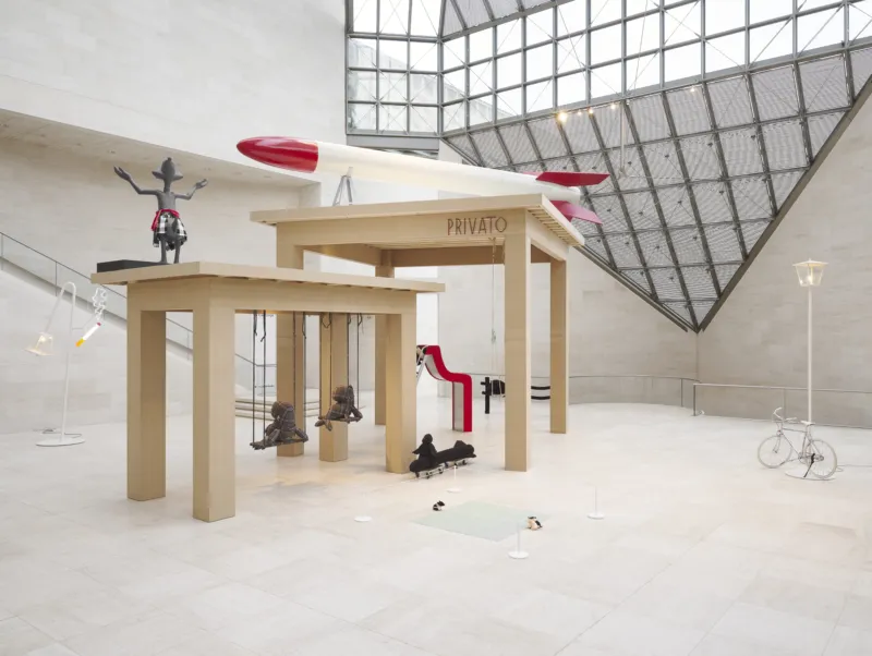 Vie of the exhibition ‘Cosima von Bonin: Songs for Gay Dogs’, Mudam Luxembourg. Photo: Mareike Tocha © Mudam Luxembourg