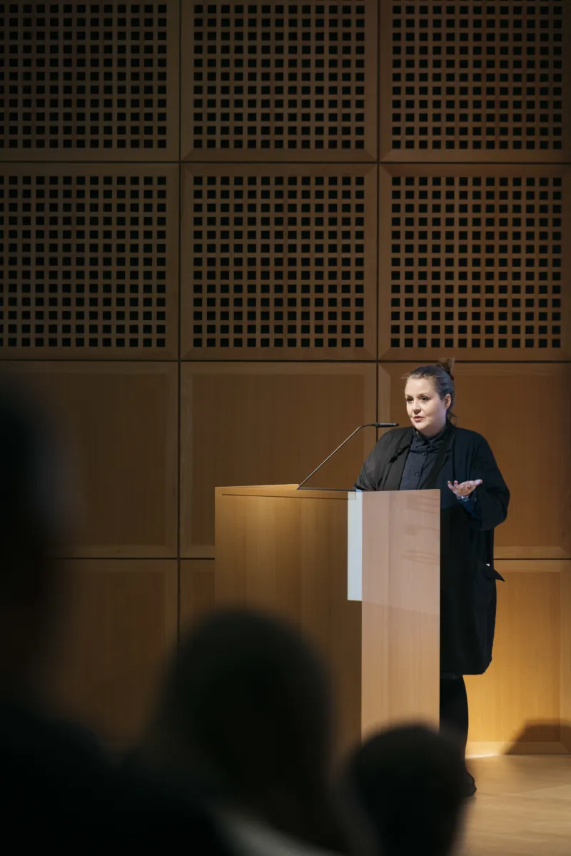Karen Archey at the symposium "what looks good today may not look good tomorrow: The Legacy of Michel Majerus", 09.11.2022 Mudam Luxembourg © Photo : Eike Walkenhorst | Mudam Luxembourg