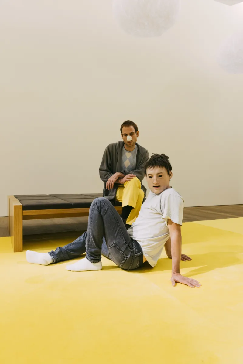 "The Stand-In by" performance by Jean-Charles de Quillacq © Photo: Eike Walkenhorst | Mudam Luxembourg