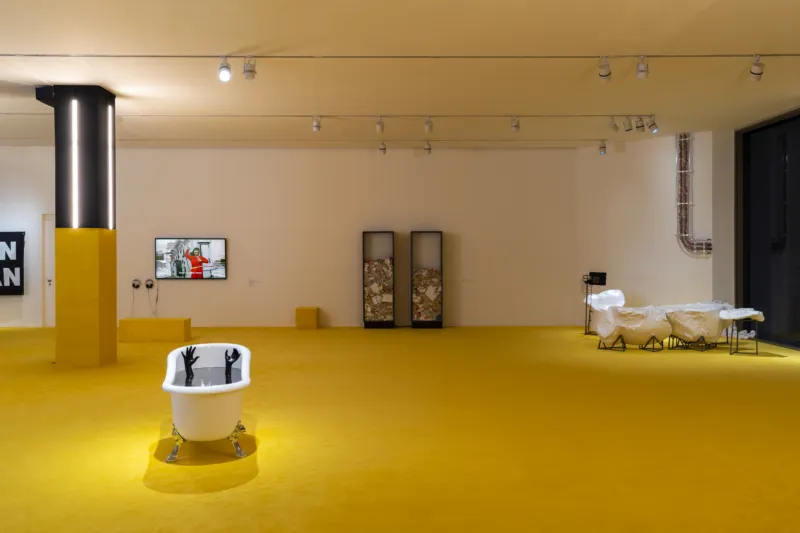 Vue de l’exposition "After Laughter Comes Tears", Mudam Luxembourg 13.10.2023 — 07.01.2024  © Photo : Fabrizio Vatieri | Mudam Luxembourg