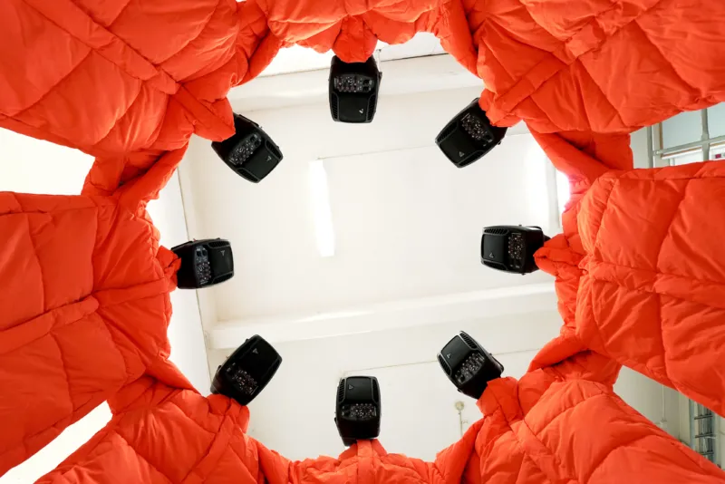 Stine Déjà, "Assembly", 2022. Sculpture and sound. Courtesy of the artist © Photo : the artist