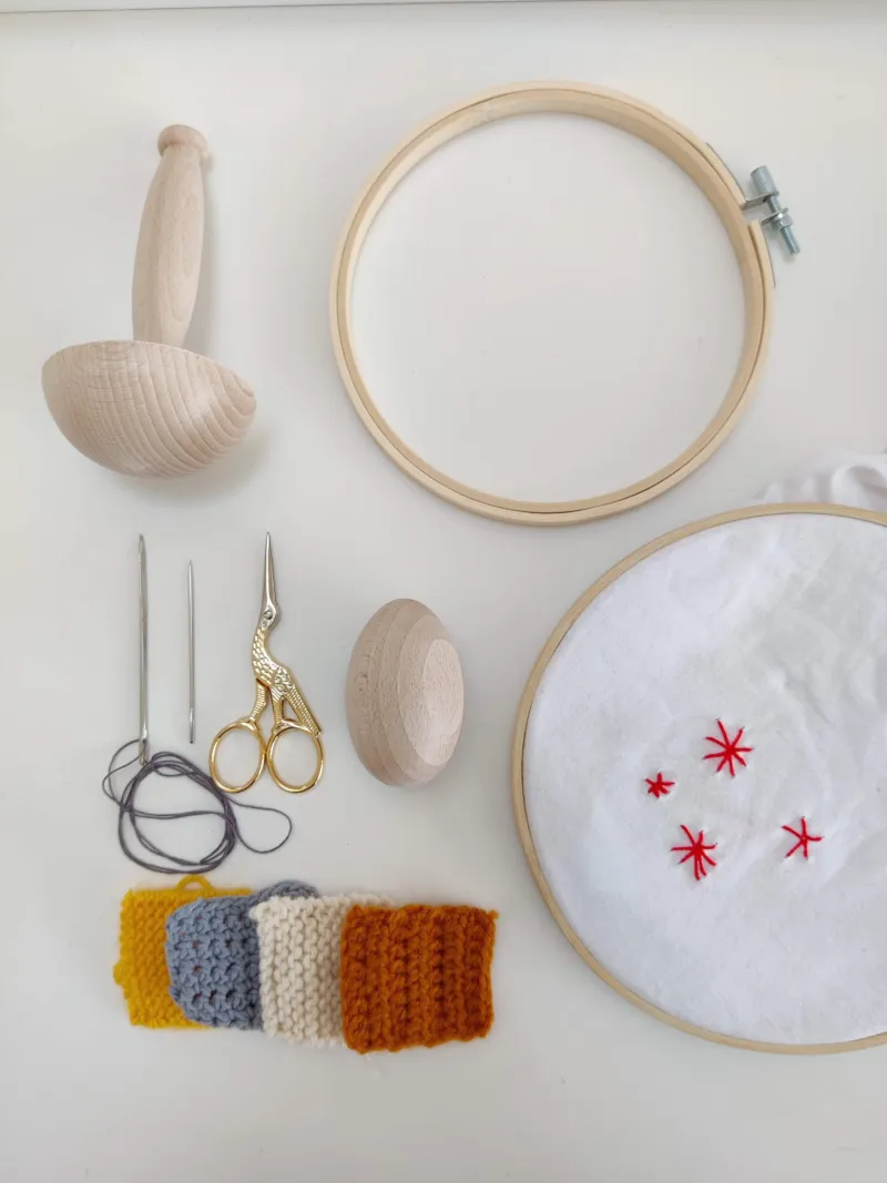 Knitting gear.