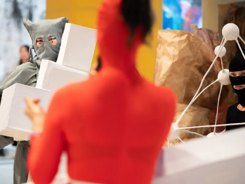 Performance ‘Xanti Shenanigans’ by Monster Chetwynd. 11.07.2024, Mudam Luxembourg. Photo: Makoto C. Ôkubo © Mudam Luxembourg