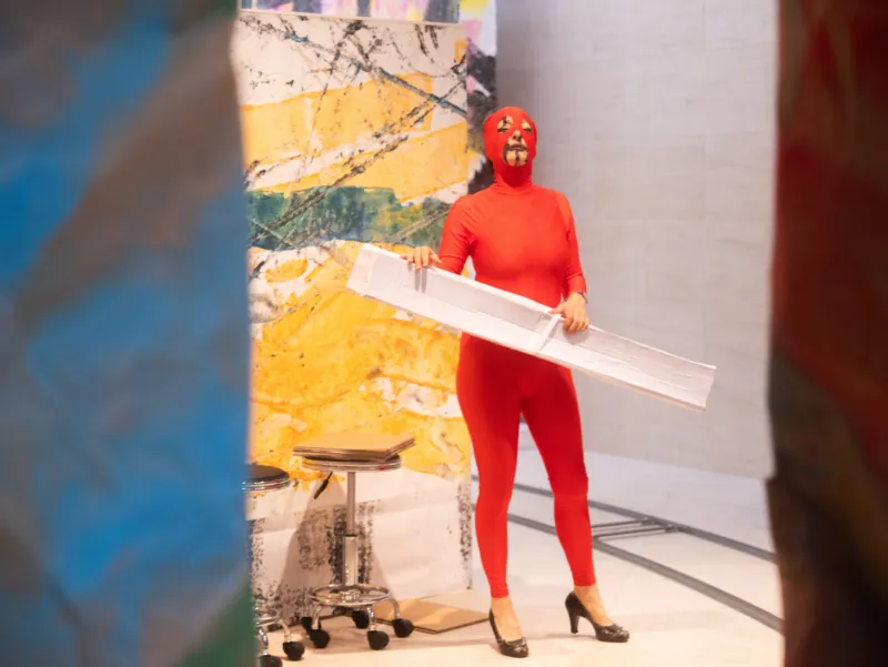 Performance ‘Xanti Shenanigans’ by Monster Chetwynd, 11.07.2024, Mudam Luxembourg. Photo: Makoto C. Ôkubo © Mudam Luxembourg
