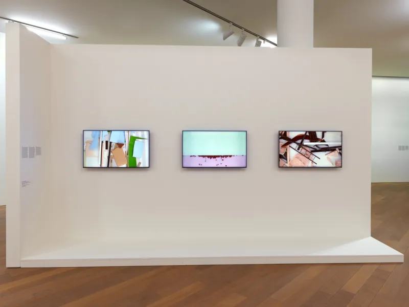 Vue de l'exposition "Les 25 ans de la Collection Mudam", Mudam Luxembourg 21.11.2020 – 29.05.2023 : Lutz & Guggisberg, "Galaxy Evolution Melody", 2012. Triptyque vidéo HD. Collection Mudam Luxembourg © Photo : Rémi Villaggi | Mudam Luxembourg