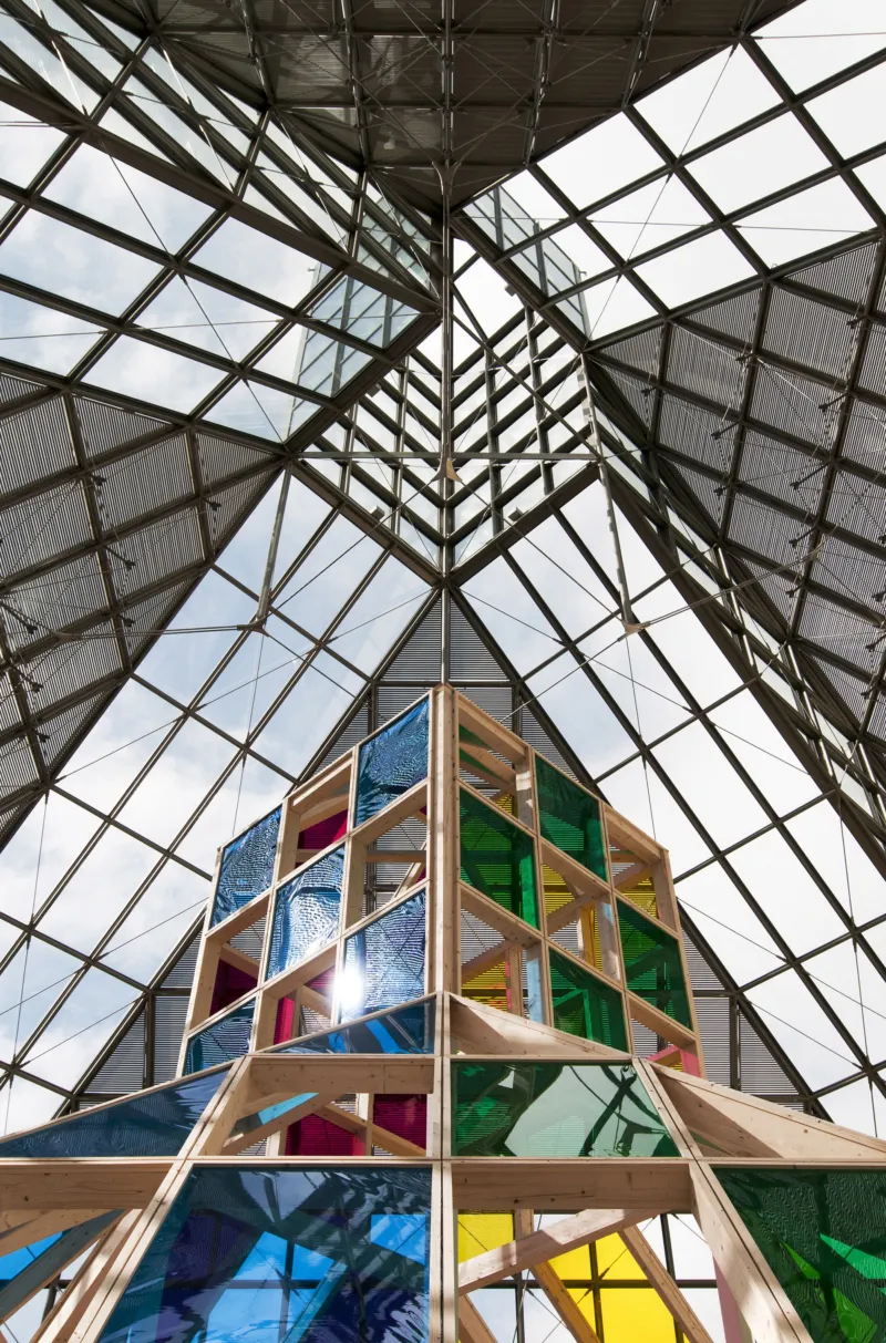 Daniel Buren, ‘Architecture, contre-architecture : transposition’, 2010, Travail in situ, Production Mudam Luxembourg. Photo : Andrés Lejona © Mudam Luxembourg