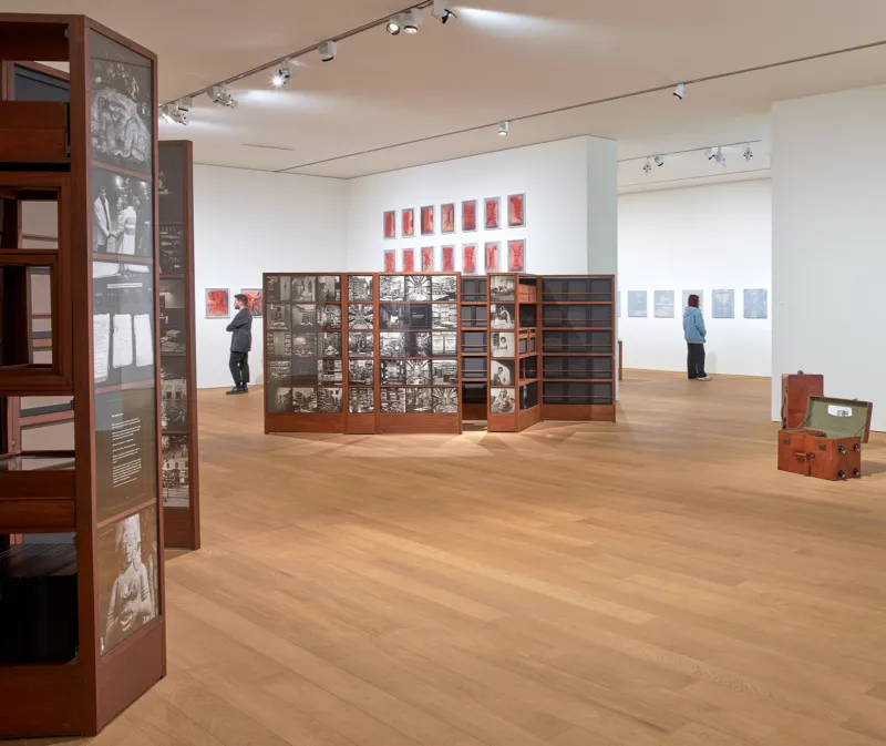 Vue de l'exposition "Dayanita Singh. Dancing with my Camera", 12.05 – 10.09.2023 Mudam Luxembourg © Photo : Studio Rémi Villaggi | Mudam Luxembourg