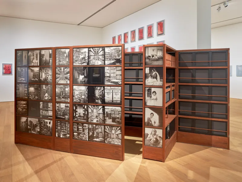 Vue de l'exposition "Dayanita Singh. Dancing with my Camera", 12.05 – 10.09.2023 Mudam Luxembourg © Photo : Studio Rémi Villaggi | Mudam Luxembourg