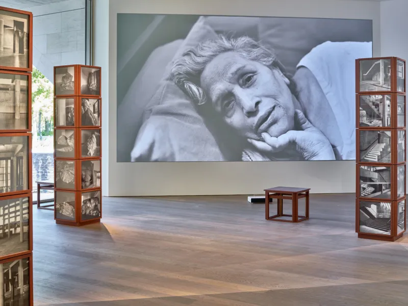 Vue de l'exposition "Dayanita Singh. Dancing with my Camera", 12.05 – 10.09.2023 Mudam Luxembourg © Photo : Studio Rémi Villaggi | Mudam Luxembourg