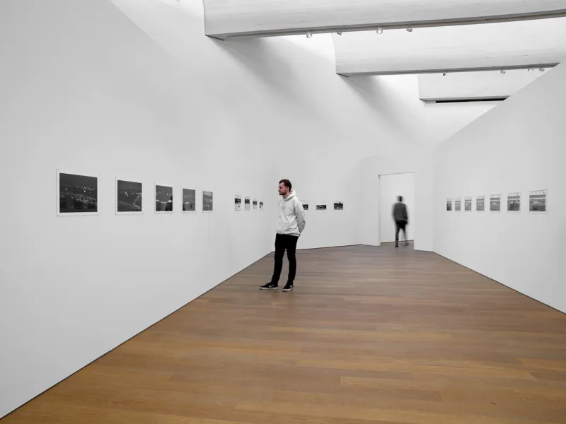 Vue de l'exposition "Zoe Leonard. Al río / To the River", 26.02. – 06.06.2022, Mudam Luxembourg