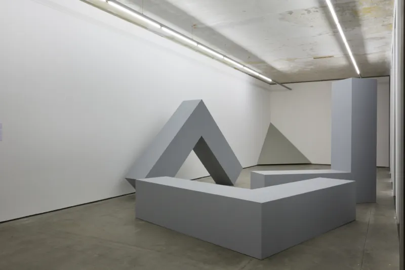 Robert Morris L Beams Plywood 1965 1 copie