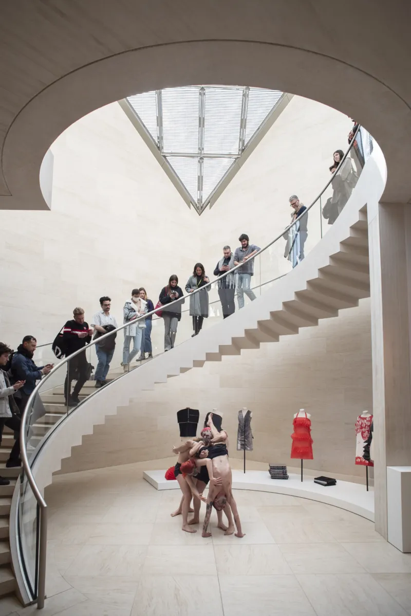 Darius Dolatyari-Dolatdoust. PARADES, 10.04.2022, Performances at Mudam Luxembourg. Photo: Simon Verjus | Mudam Luxembourg