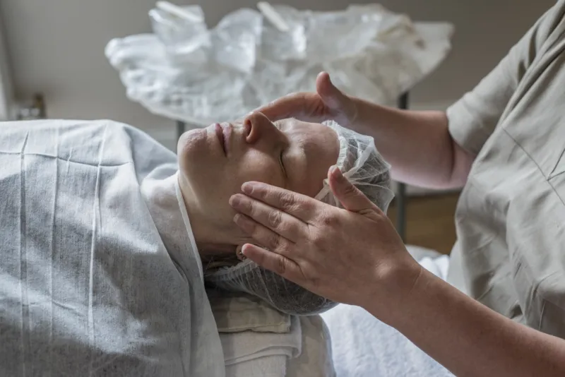 Taus Makhacheva, "ASMR Spa", 2018, sculptural installation by Oleksandr Kutovyi. Mixed media installation, 22 min. 41 sec. video, sound, performance. Script: David McDermott. Commissioned by Liverpool Biennial, production supported by Georgy Dzhaparidze, narrative projects, London, 22|11 Cosmetics. Courtesy of the artist. Photo: Jules Lister. Courtesy of Tetley, exhibition "Hold your Horses"