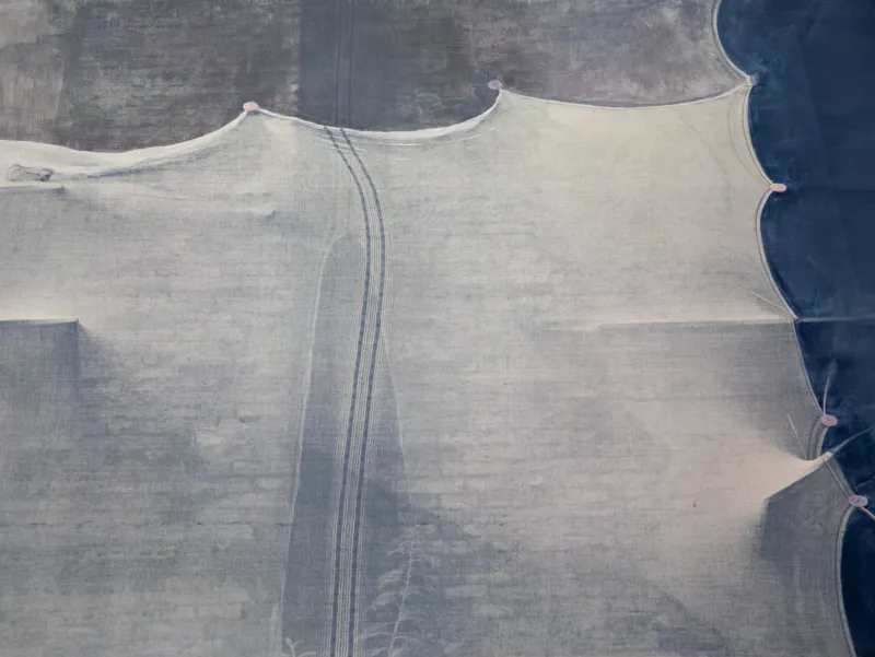 Magda Stawarska, ‘Tension, Katowice’, 2024. Oil on linen. 102 x144 cm ©Magda Stawarska, courtesy the artist and Yamamoto Keiko Rochaix, London, photo M. Stawarska