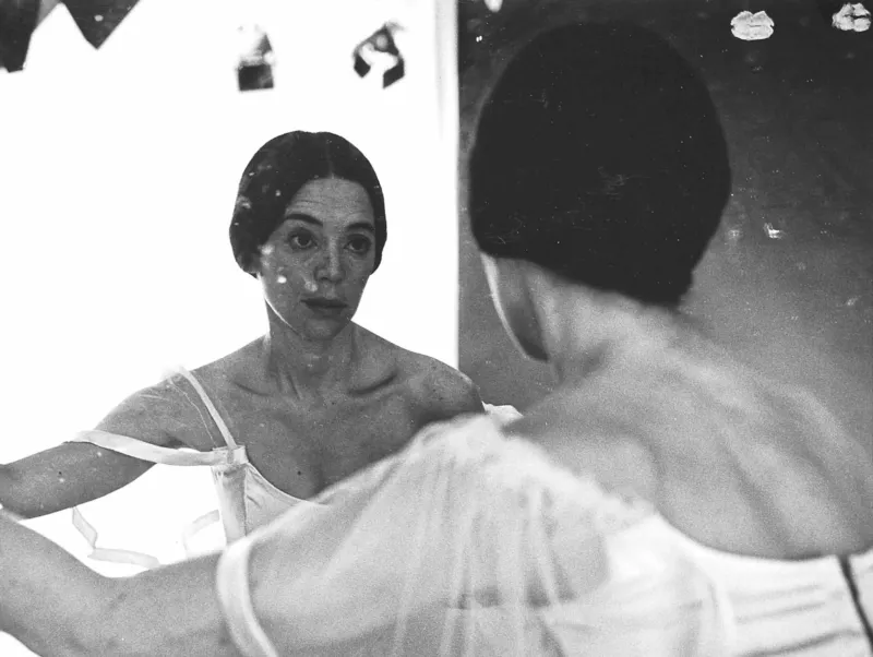 Eleanor Antin, ‘The Two Eleanors’ (from the series ‘The Ballerina’), 1973. Courtesy of the artist
