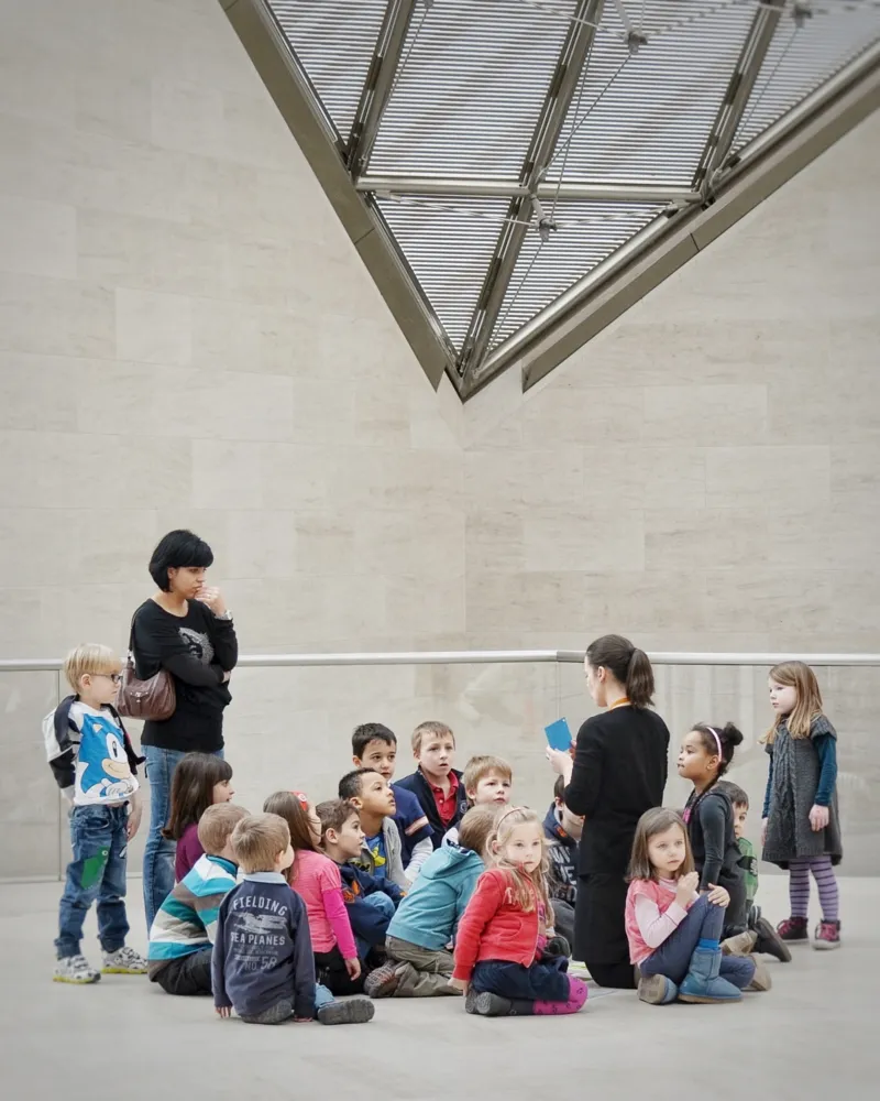 Guided tour for kids at Mudam.