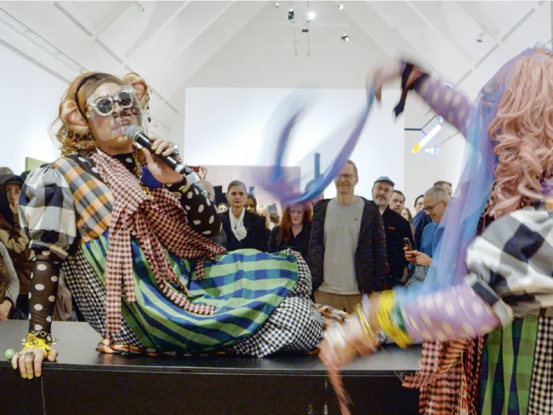 Mary Messhausen and proddy produzentin, ‘thonk piece: 80% twins’. Courtesy of Andreas Zickgraf