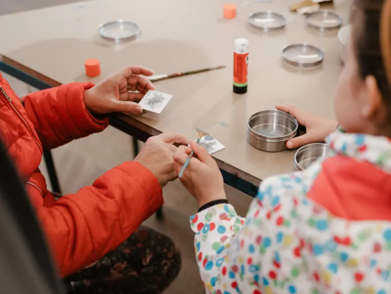 A child taking part in a workshop at Mudam.