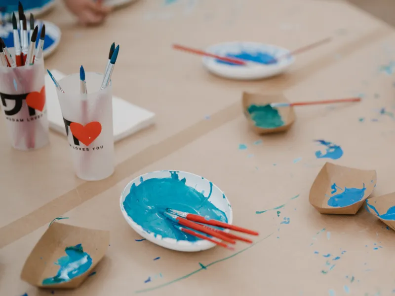 Tools for a painting workshop at Mudam. Photo: Marion Dessard © Mudam Luxembourg