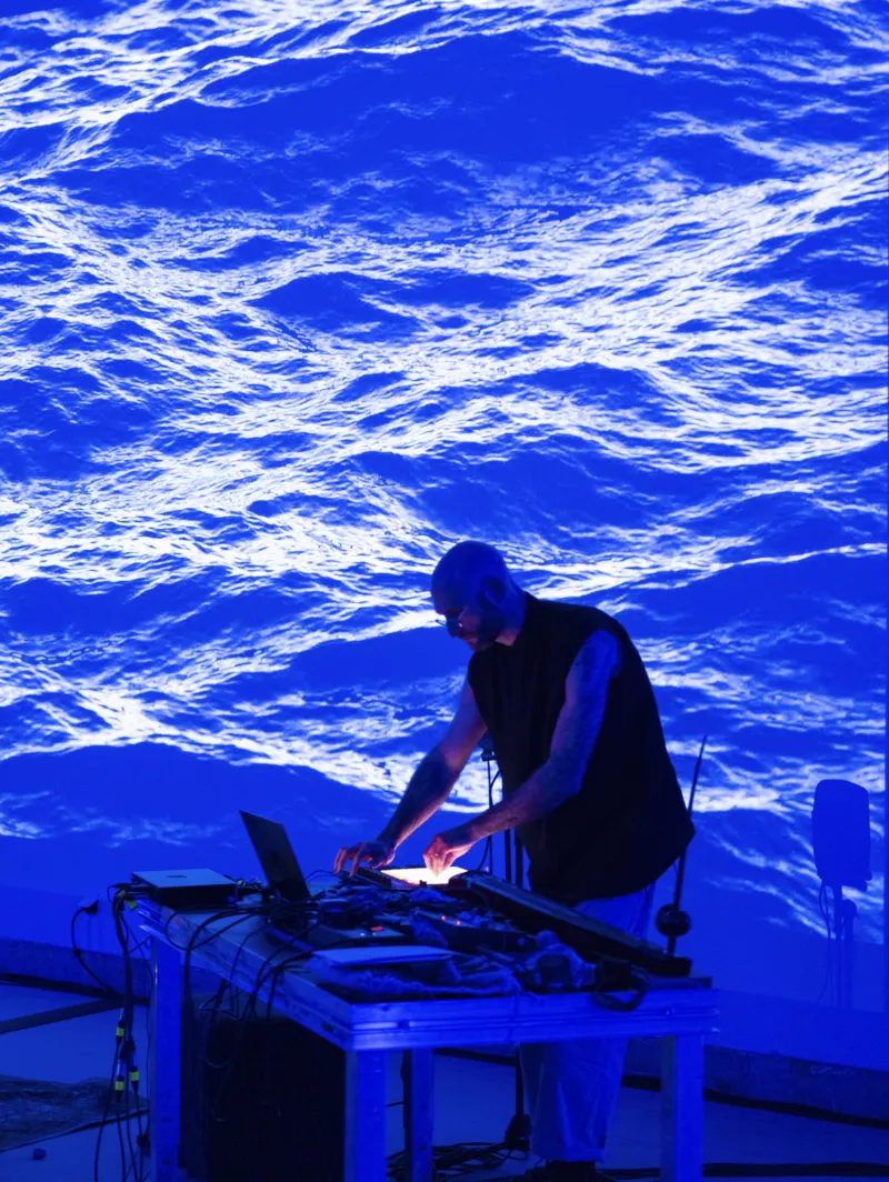 Performance: Turbulent Rot by Caitlin Berrigan and Samuel Hertz © Ilinca Fechete