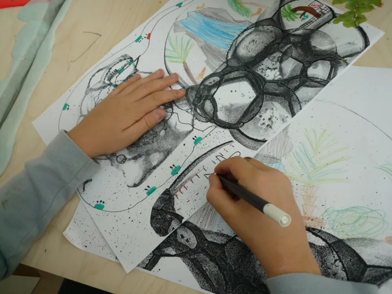 Mudamini est le programme des petits amis du Mudam de 3 à 12 ans.