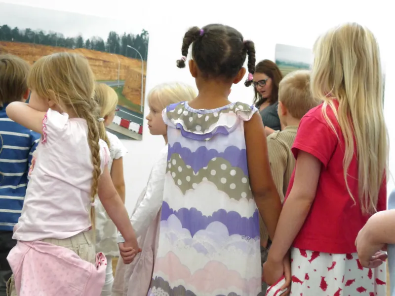 Mudam offers guided tours for groups of children by booking.