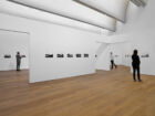 Vue de l'exposition "Zoe Leonard. Al río / To the River", 26.02. – 06.06.2022, Mudam Luxembourg